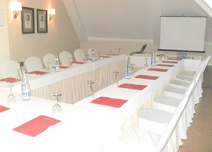 Hotel Fc Infantas De 3*